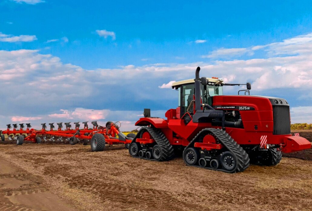 Тяжёлый гусеничный трактор РСМ-3000ДТ, производство которого началось в 2021 году