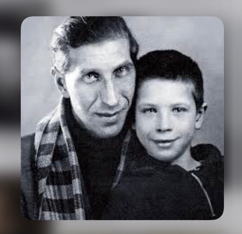 В сыне Сергей Николаевич души не чаял. Но за отъезд в США так и не простил