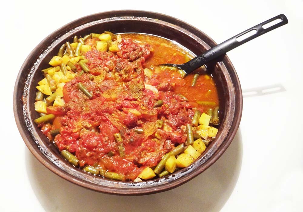 Как называется блюдо сделанное. Как называется блюдо сделанное. Бешбармак казахский. Паста арабьята. Фрикадельки в томатном соусе со спагетти.