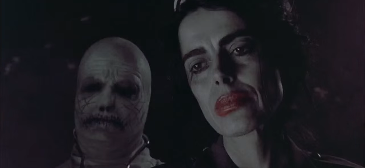 Кстати это актриса Славица Йован, сыграла божество Гозер в «Охотники за привидениями».