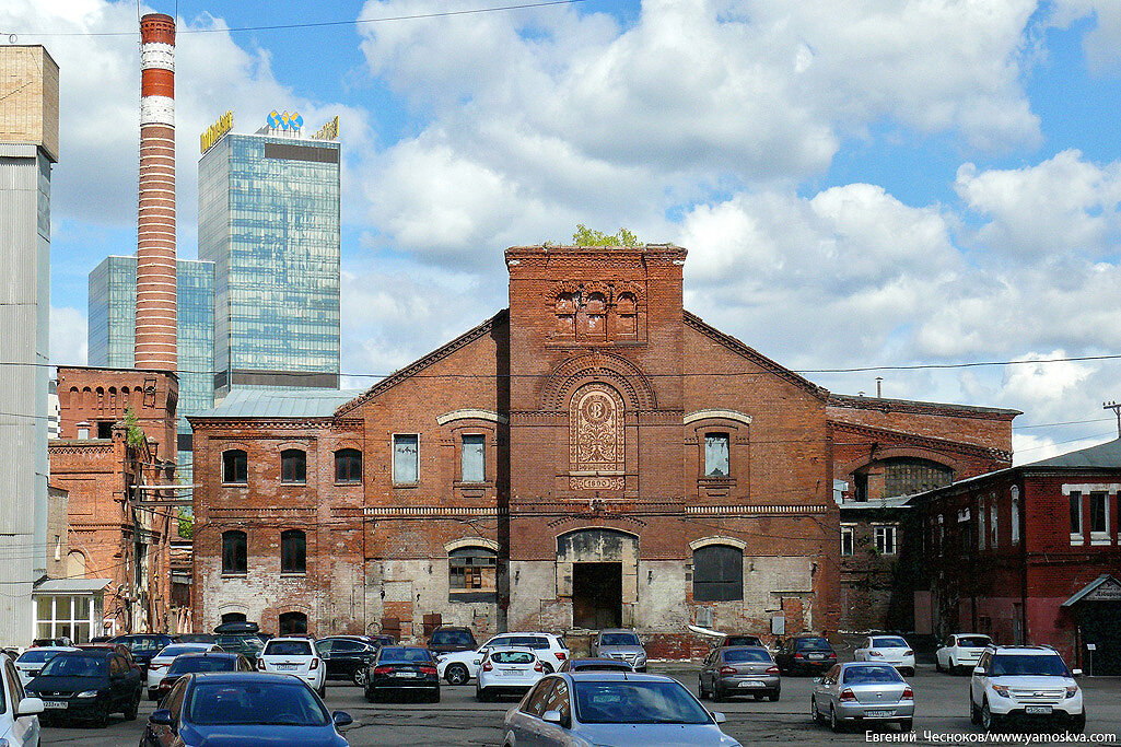 Фото здания завода. Бадаевский пивоваренный завод. Бадаевский пивзавод Москва. Бадаевский (Трехгорный) пивоваренный завод. Пивоваренный завод на набережной Тараса Шевченко.