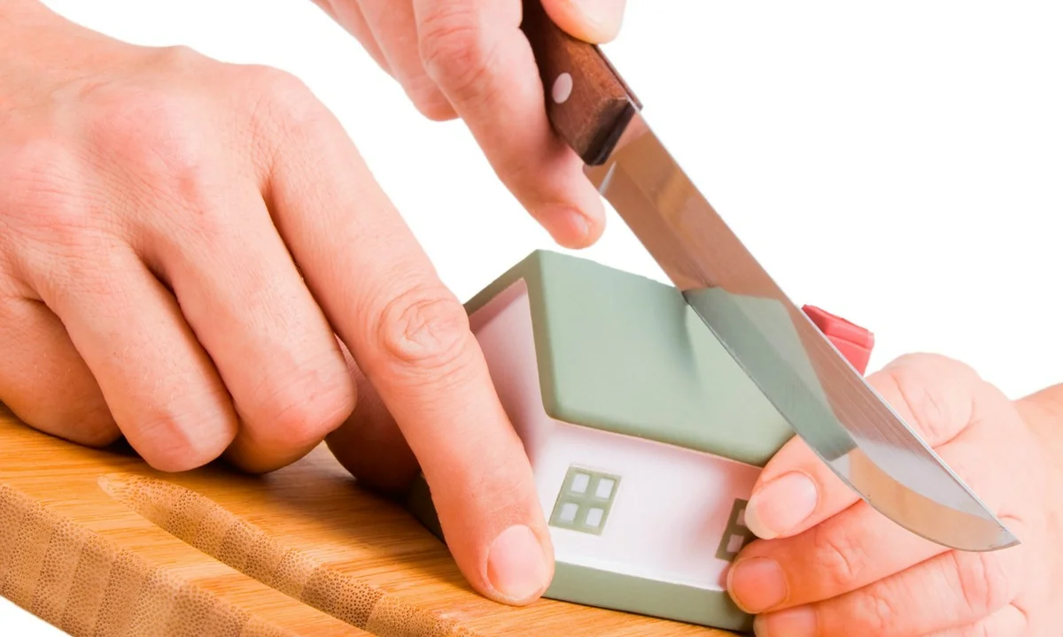 Квартира в наследство. Имущество супругов. Ипотечная недвижимость. Имущество супругов. Люди делят имущество.