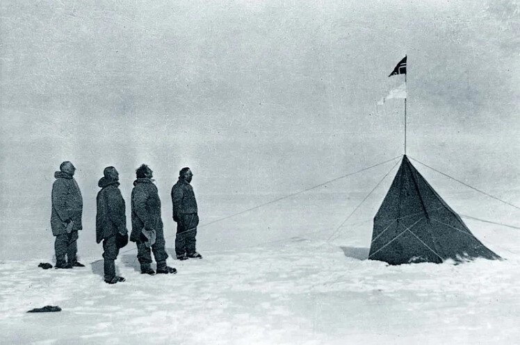 Амундсен северный полюс. 1911 — Экспедиция Руаля Амундсена впервые достигла Южного полюса.. Руаль Амундсен Южный полюс. Руаль Амундсен 1911. Экспедиция Руаля Амундсена.