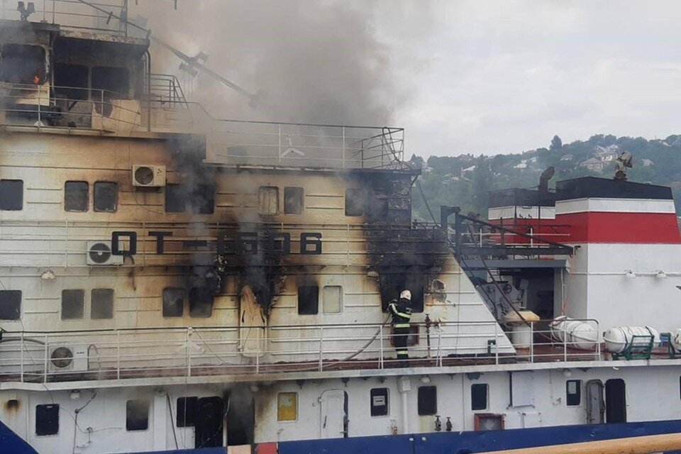     Площадь возгорания составила 80 квадратных метров. Фото: ГУ МЧС по Ростовской области.