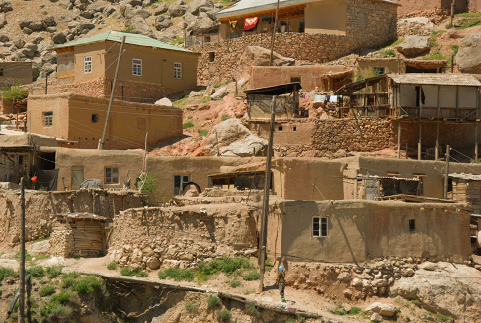 Кишлак фото. Деревни и кишлаки в Таджикистане. Средняя Азия кишлак. Таджикистан кишлак дом. Поселки кишлаки аулы в Узбекистане.