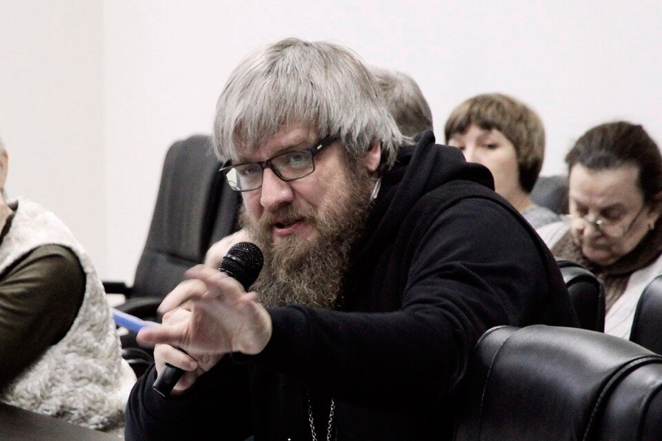     Красноярский священник Алексей Язев негативно высказался о купаниях на Крещение. Фото: личный архив Алексея Язева