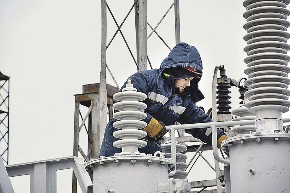     На электроподстанции Луганска установлен силовой трансформатор, доставленный из Республики Башкортостан.