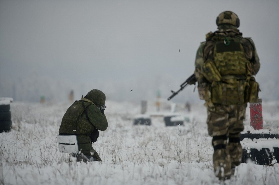     Военные отрабатывают разведку боем. Алексей БУЛАТОВ