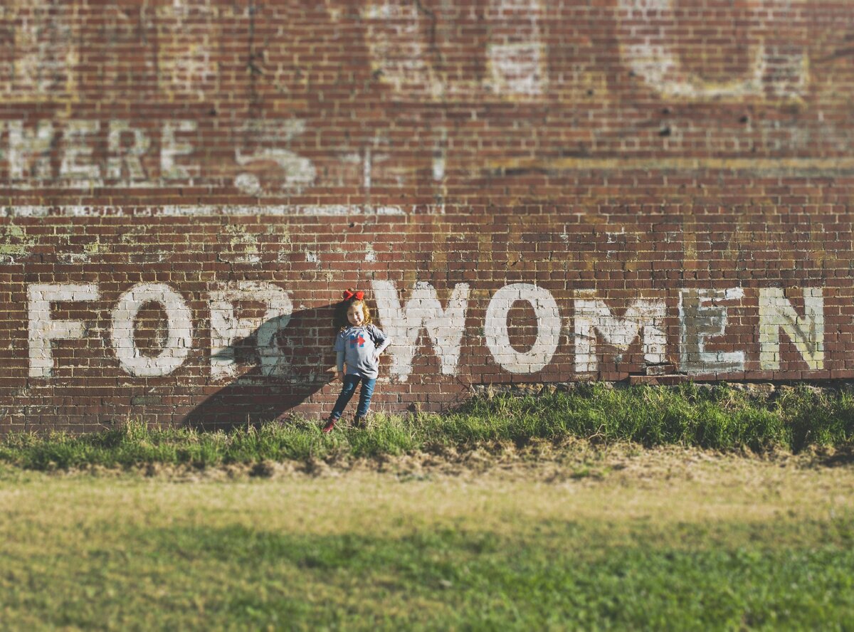 https://unsplash.com/s/photos/women