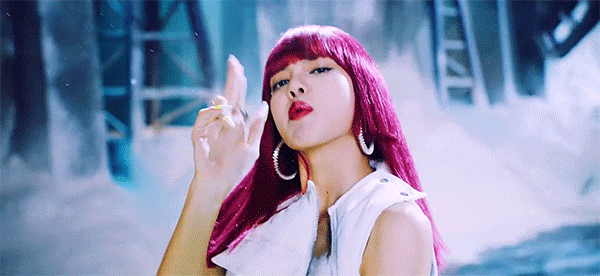 Лиса в клипе BLACKPINK - How You Like That 