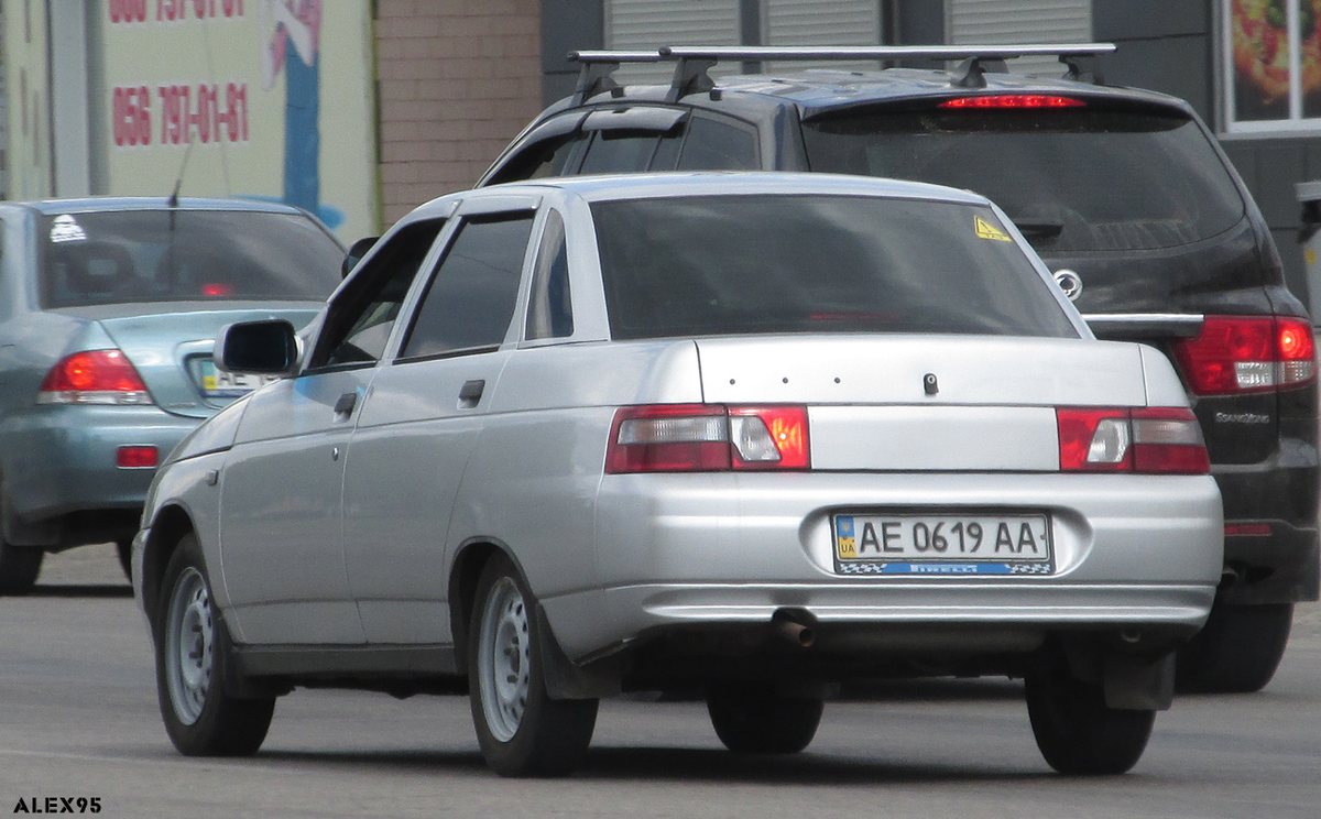 Украинский автопром в минусах, даже старый ВАЗик пользуется большим спросом  | ПОЛНЫЙ БАК | Дзен