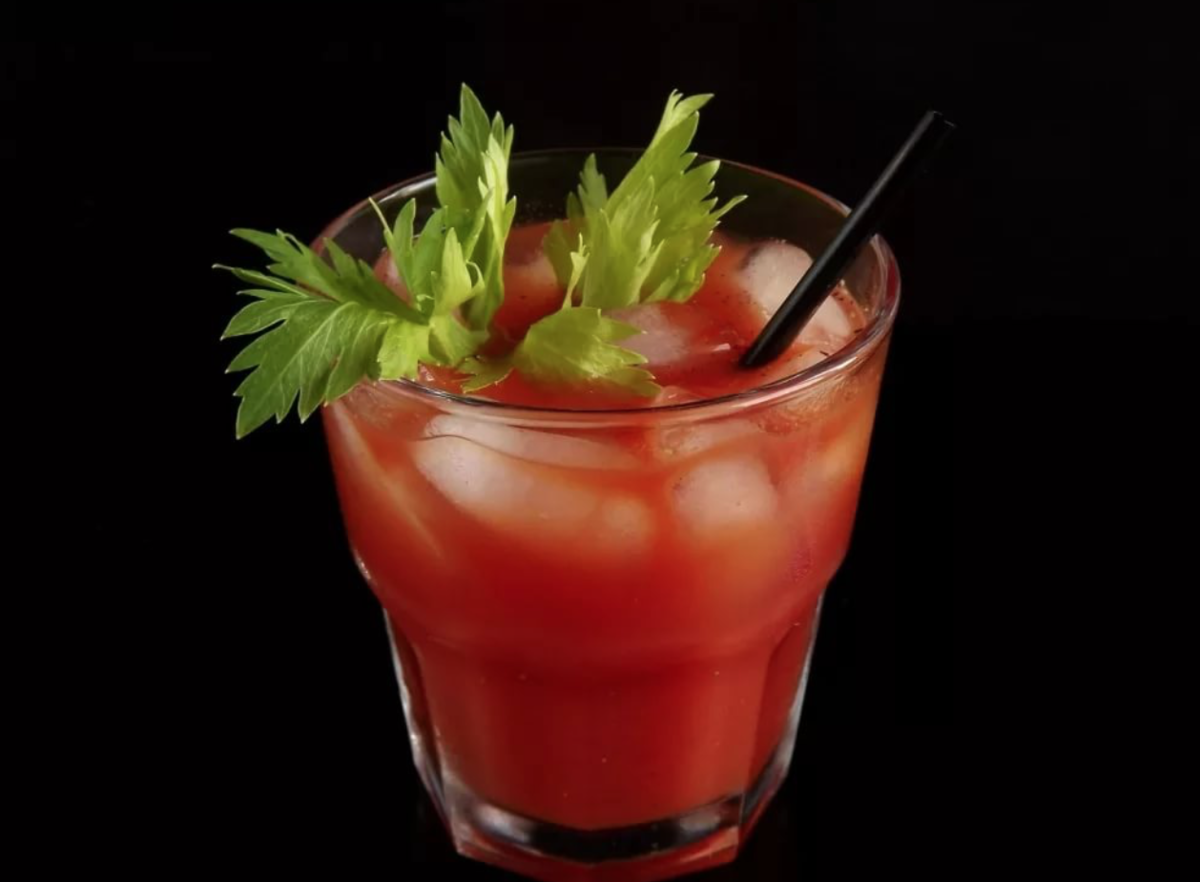 Bloody mary. Октейль "Кровавая Мэри". Алкогольный коктейль Кровавая Мэри. Блади Мэри коктейль