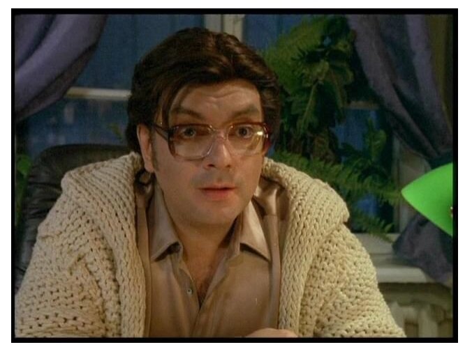 Филипп Киркоров играет роль повзрослевшего мальчика.