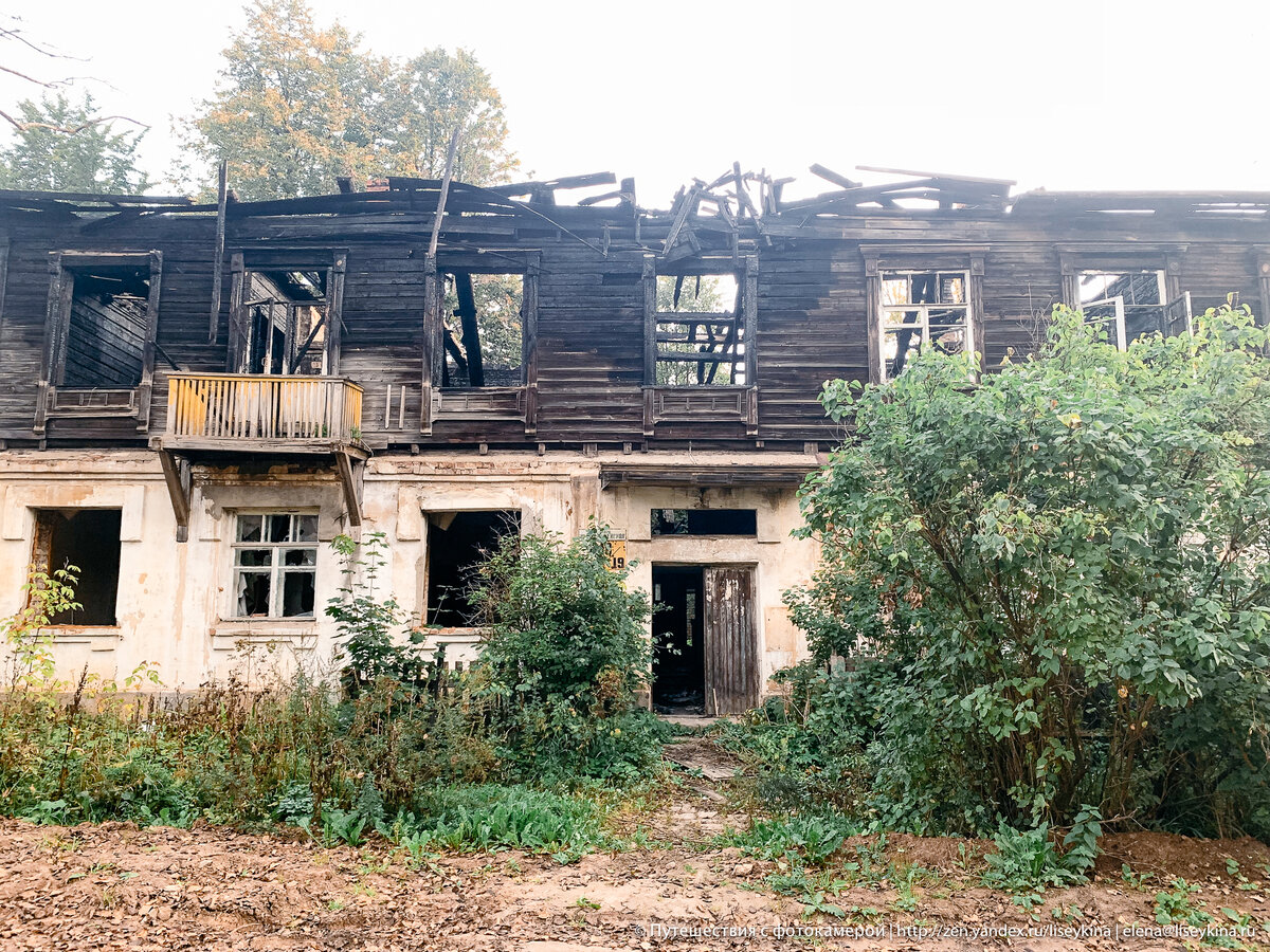 Прогулялась по Калязину, заглянула во дворы, стало обидно - ведь мог бы быть прекрасный город на берегу Волги