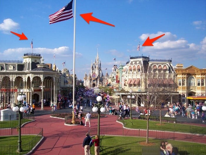 Источник: https://www.insider.com/disney-world-secrets-facts-2018-1#none-of-the-flags-in-the-magic-kingdom-are-real-they-are-all-missing-one-star-or-stripe-9