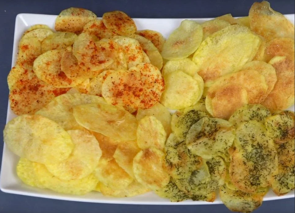 чипсы за 5 минут. чипсы из картошки в микроволновке за 5 минут. как сделать домашние чипсы за 5 минут. чипсы за 5 минут. домашние чипсы из картошки в микроволновке.