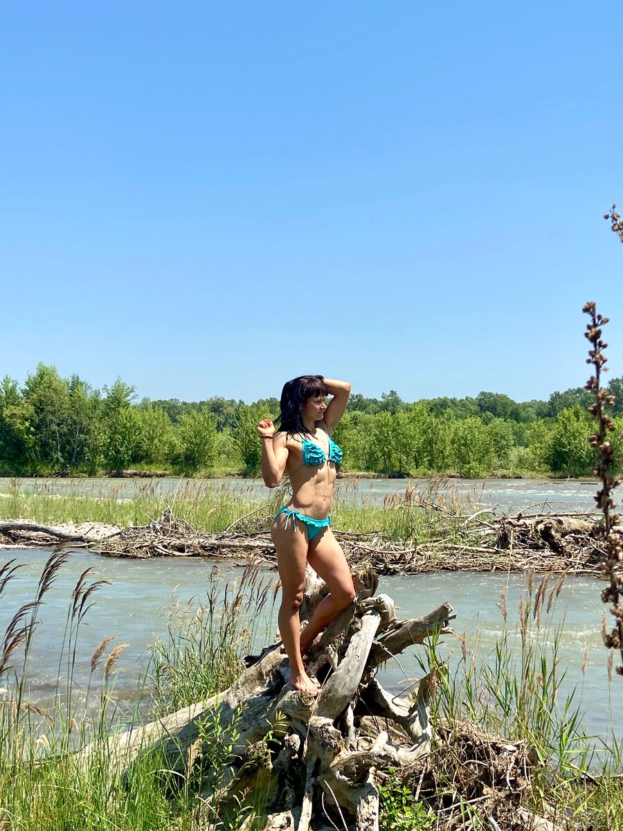 ЛИСТАЙТЕ ВПРАВО!