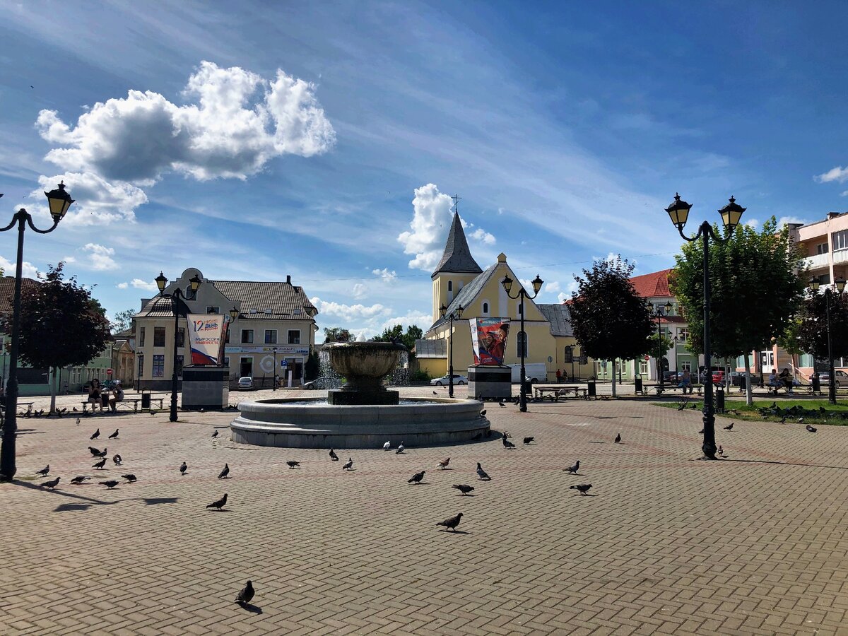 Гвардейск калининградская. Площадь города Гвардейск. Площадь в Гвардейске Калининградской области. Центральная площадь Гвардейск Калининград. Гвардейск площадь Стелла.