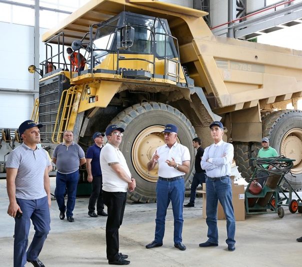 Президент Арцаха Араик Арутюнян с делегацией.