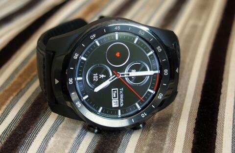 Пусть это и повышает скорость работы относительно прошлой версии, для обновления этого явно маловато. Вопрос в том, для кого сделаны TicWatch Pro 2020? Направлены ли эти часы на владельцев оригинальной модели, или же Mobvoi пытается привлечь новых покупателей?