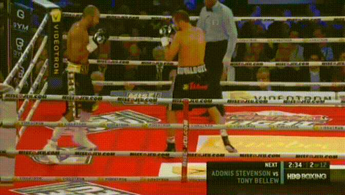 Ковалев роняет Силлаха встречной комбинацией