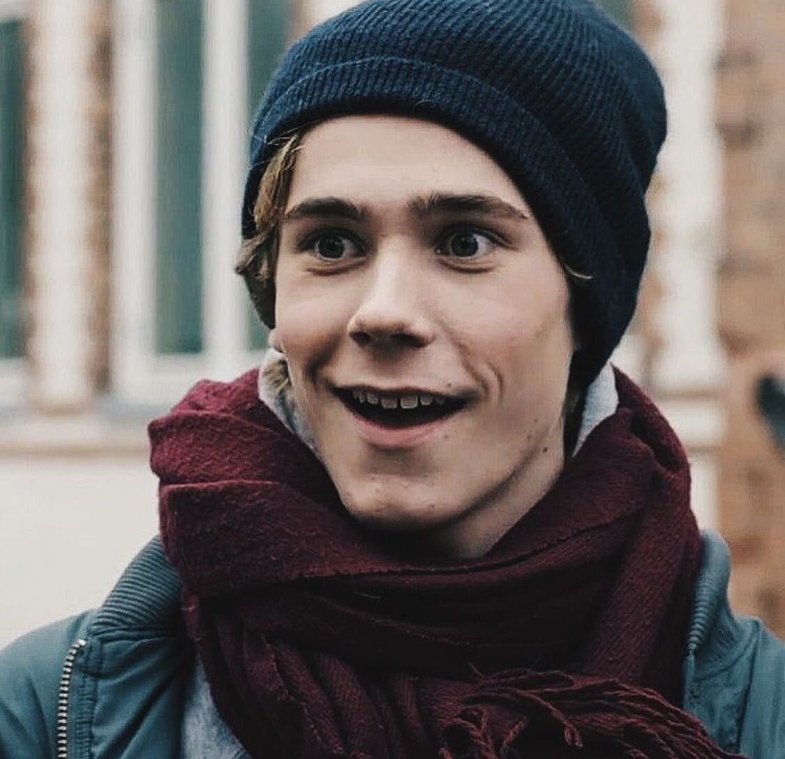 Skam норвегия. герои сериала скам эван. скам персонажи. скам все страны крис. скам ремейки юнас.