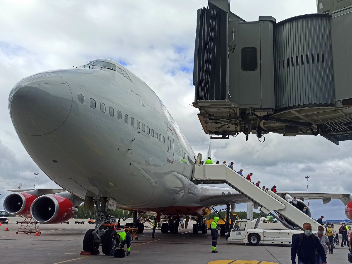 Боинг 747-400 - монстр на 500+ пассажиров. Повезло лететь на таком красавце.