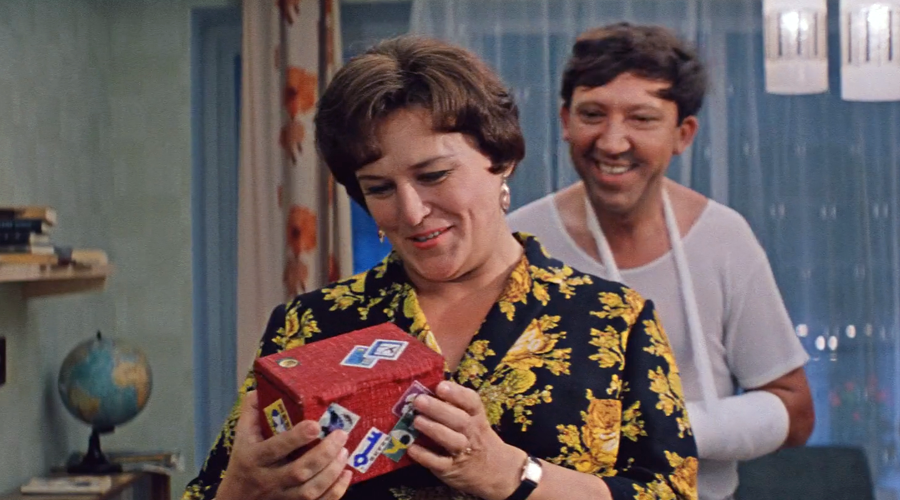 Кадр из фильма «Бриллиантовая рука», режиссёр Леонид Гайдай, 1968 год