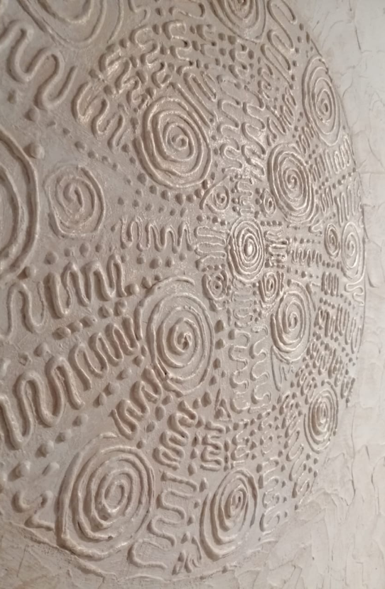 Мандала, рельефная роспись на стене