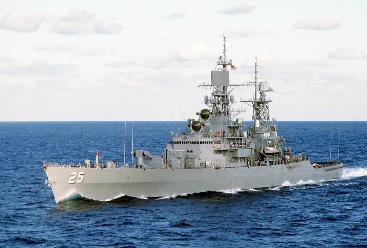 Атомный крейсер "Бейнбридж" (USS Bainbridge (CGN-25)). Источник: Яндекс.Картинки