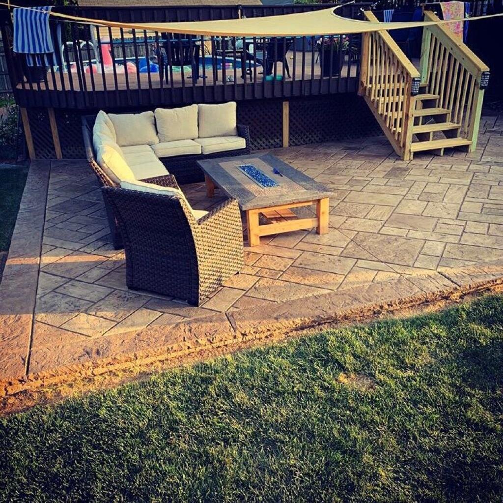 Летняя зона отдыха из печатного бетона  "Домаск"