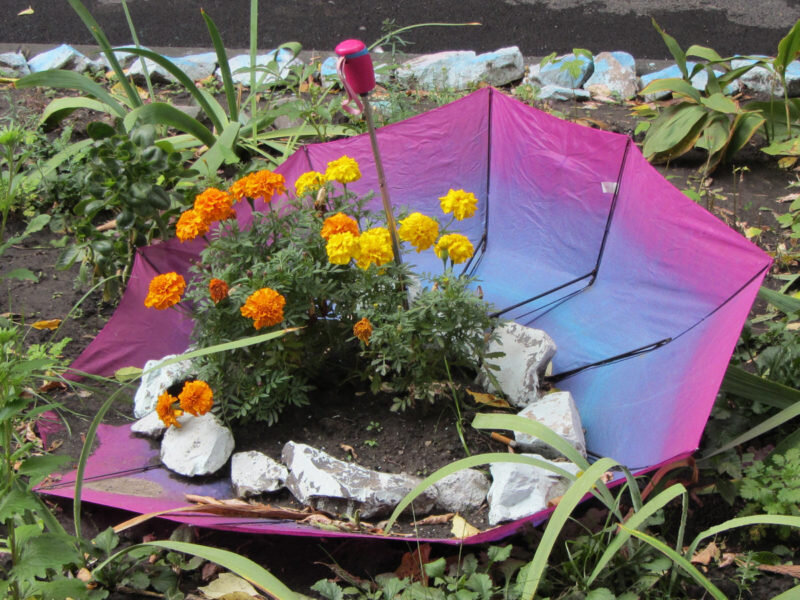 Клумба зонтик для цветов (42 фото) - фото - картинки и рисунки: скачать бесплатно