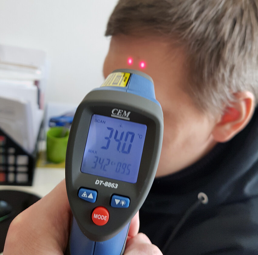 При такой температуре, человек не может встать с постели...