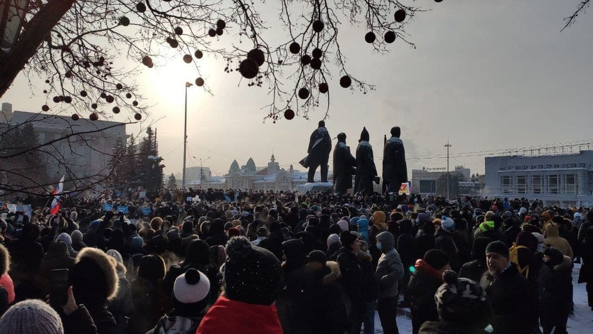 В России начались акции в поддержку Навального 