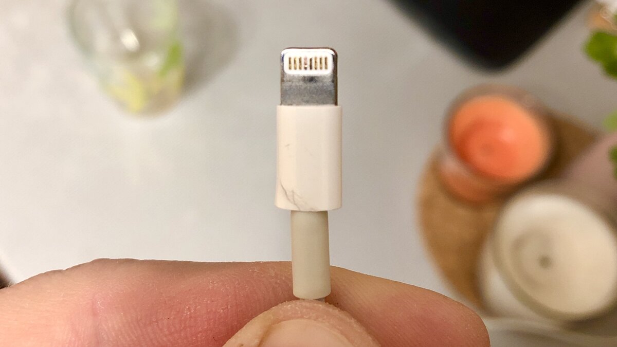Провод зарядного устройства для iPhone. Штекер Lightning