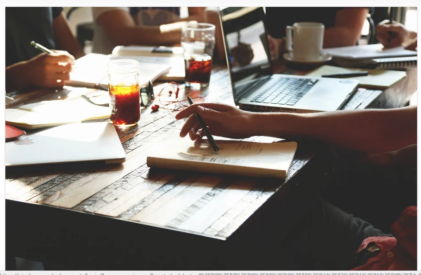 Изображение из сайта - https://pixabay.com/ru/photos/,  из свободного доступа.  Офис торгового центра.