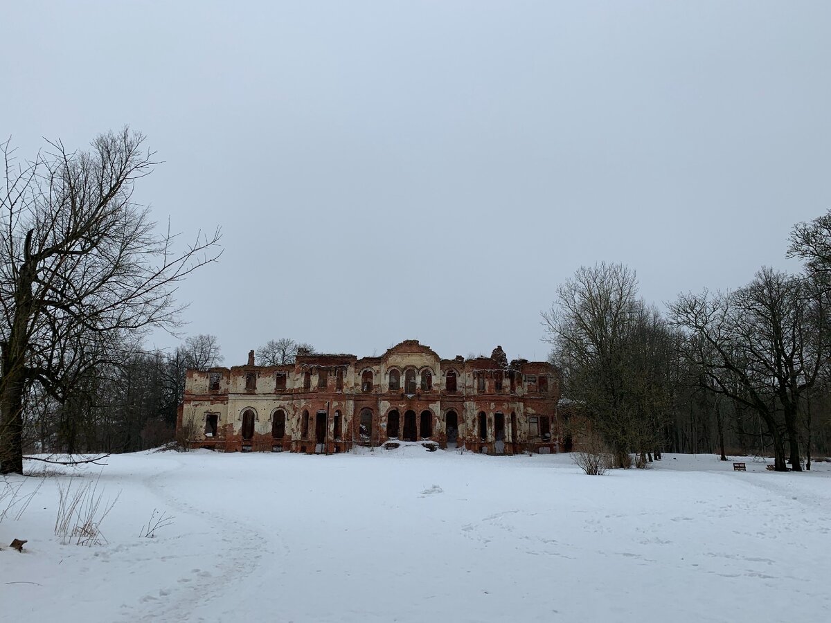 РУины усадьбы