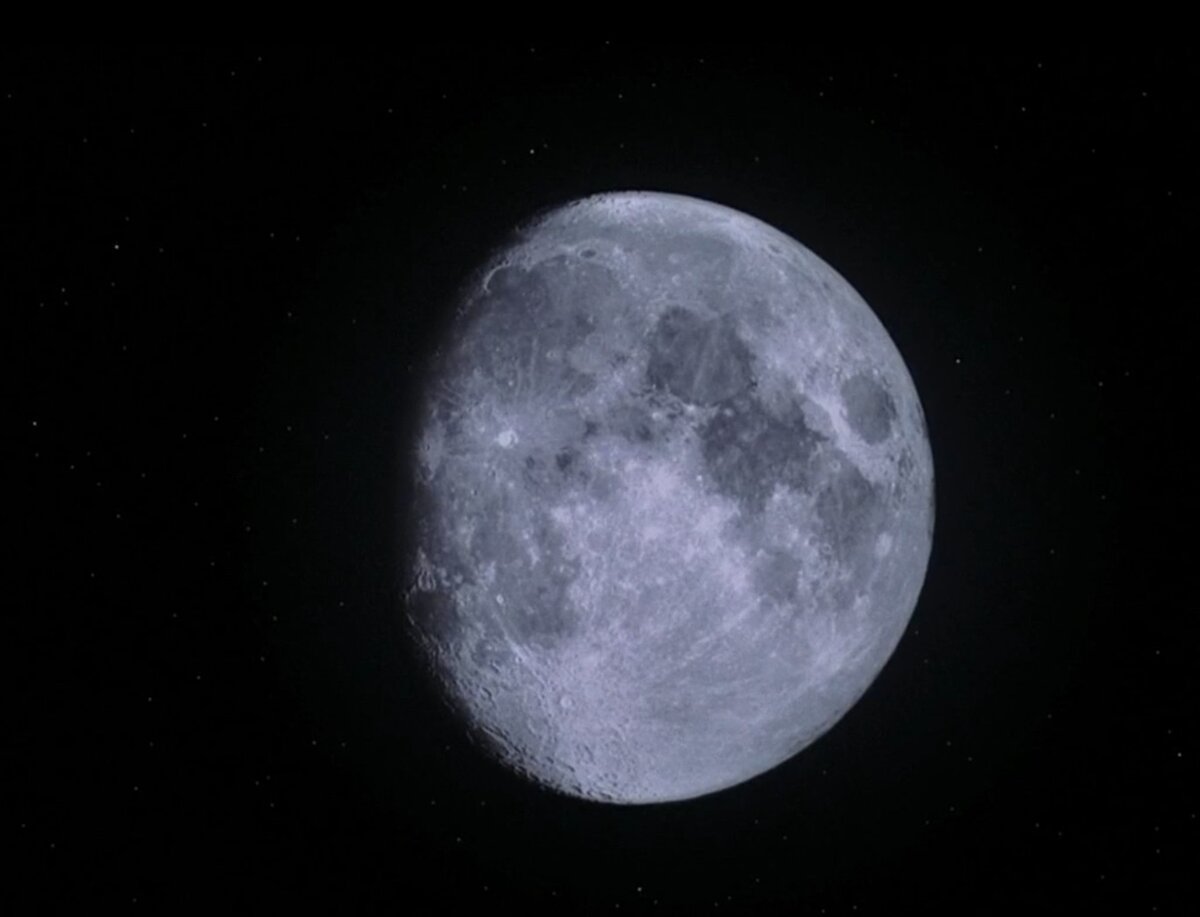 13 moons. Луна 13 октября 1995. Луна 13.10.2005. Луна 20 июля. Луна 13 сентября 2006 года.