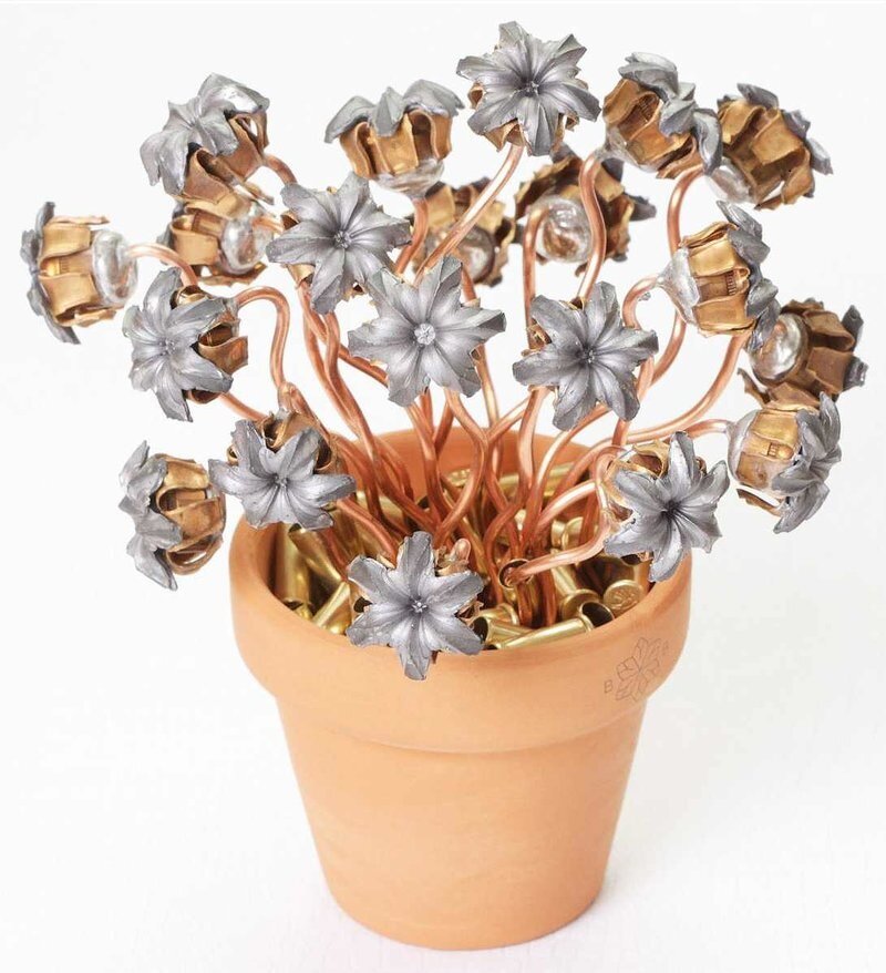  Не даром эти пули получили название "цветы смерти".