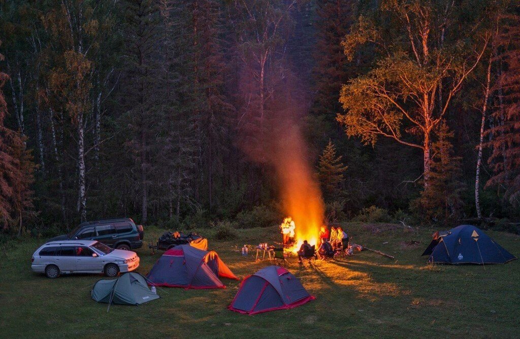 Лагерь в лесу... Не мой, конечно! Фотография взята из открытого источника.