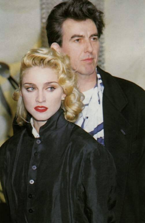 Работодатель и наёмная работница.