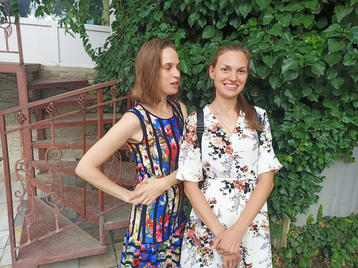 В Анапе. Слева супруга автора Серафима, справа её сестра Ульяна