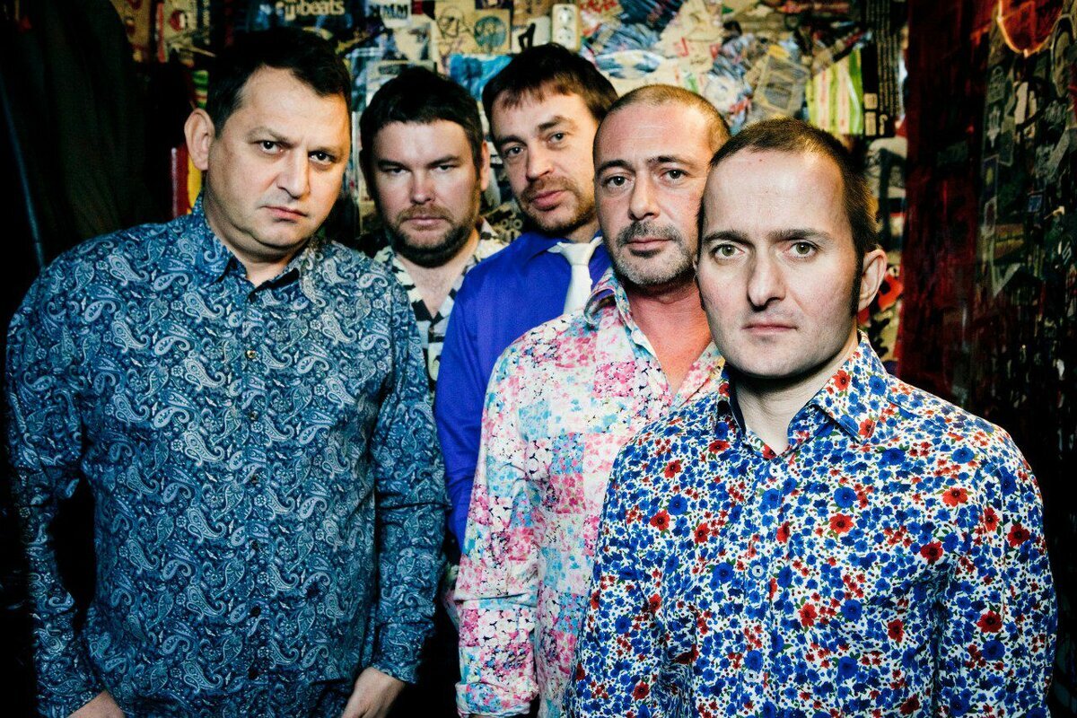 Группа самолет работа. Группа самолет. Вадим покровский 2ва самолета. Вадим покровский 2ва самолета. Музыкальная группа в самолете.