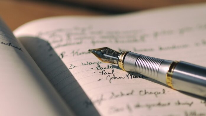 Источник: https://livrezon.com/publication/pravila-pisatelya-sovety-mistera-roberta-slendera