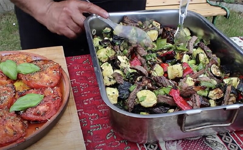 Очень вкусный турецкий салат с мангала вкуснее шашлыка
