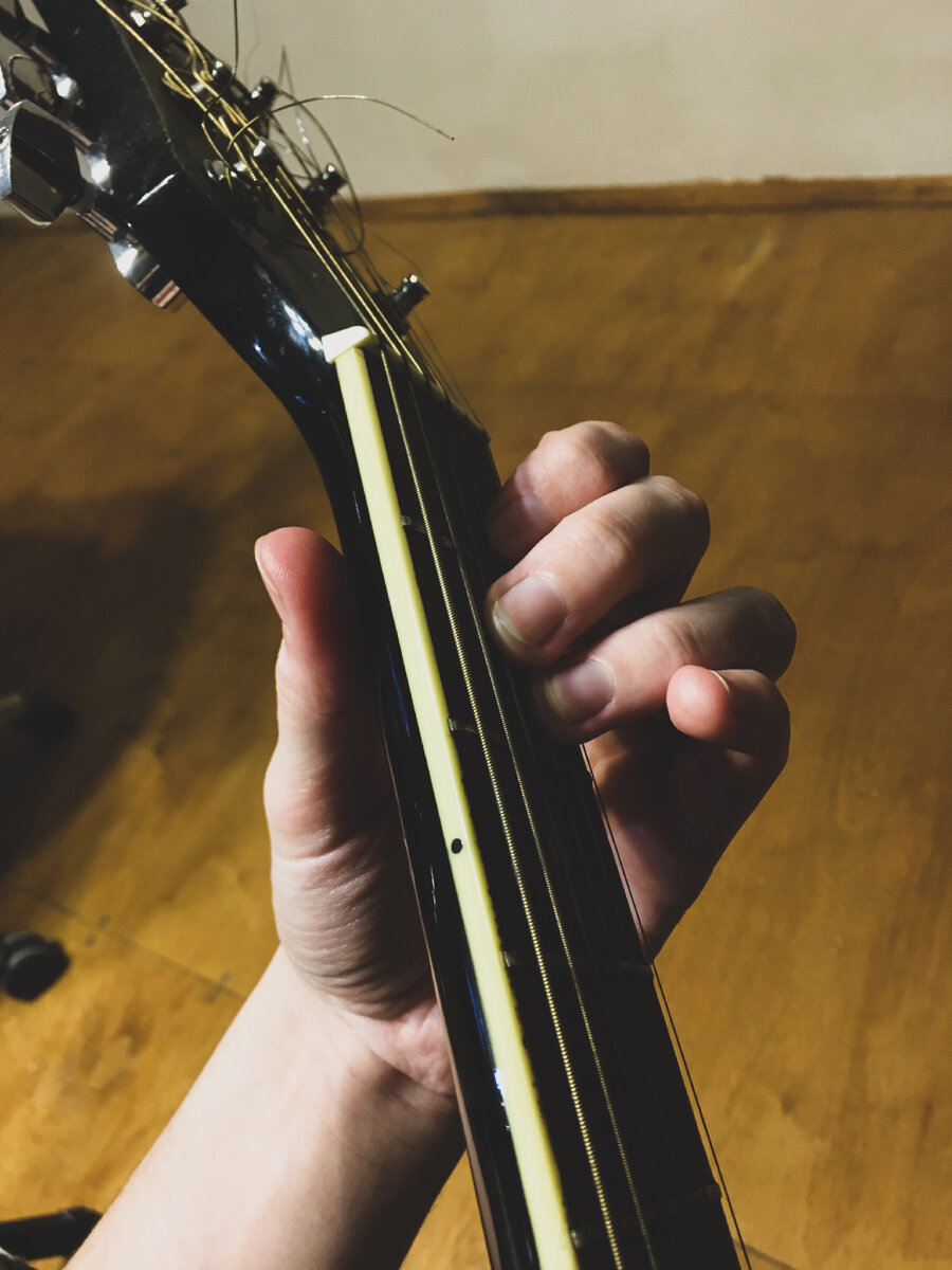 То самое положение левой руки, которое существенно облегчит жизнь 