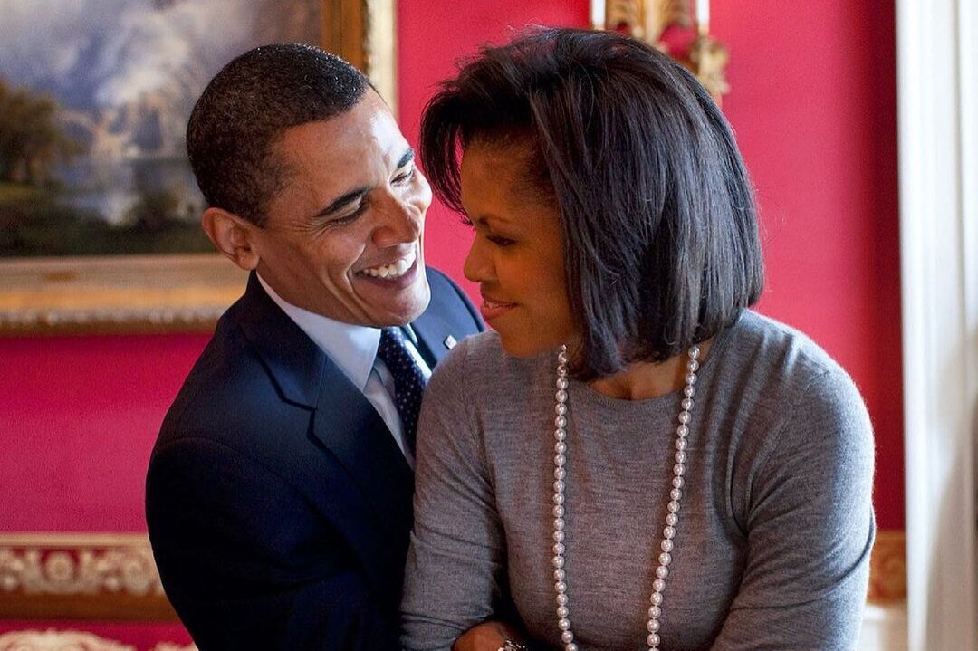     Поцелуй со вкусом шоколада и дорога в Белый дом: история любви Барака и Мишель Обамы