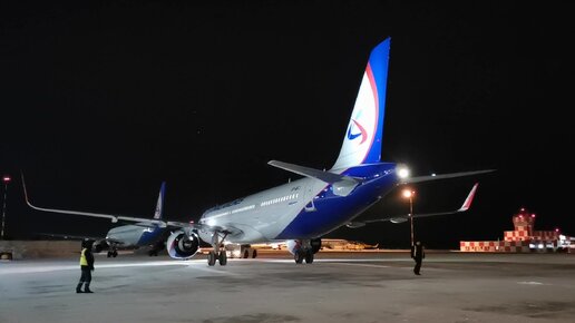 Буксировка новенького Airbus Neo