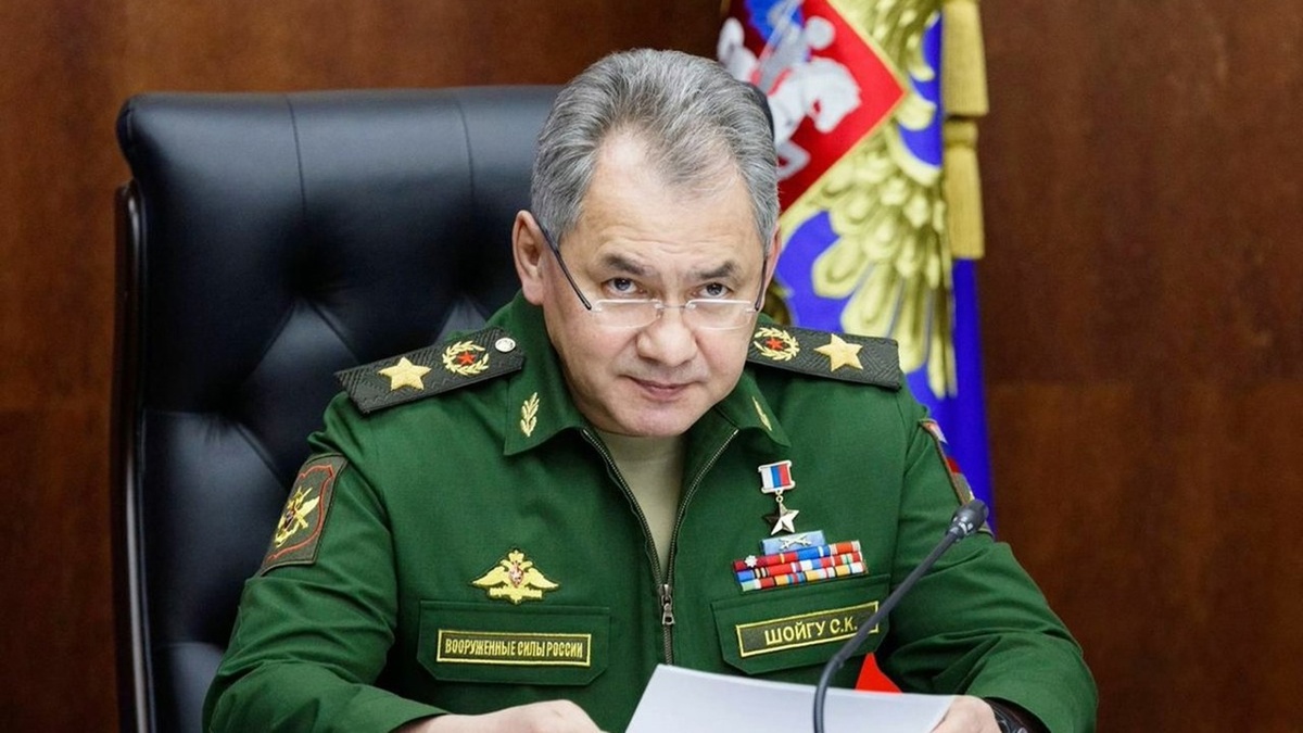 Значительная часть автомобильных дорог, соединяющих объекты военной инфраструктуры с дорогами общего пользования, приведена в нормативное состояние в рамках проекта "Автомобильные дороги Министерства обороны России".

▪️Потери ВСУ за ноябрь составили свыше 8,3 тысячи военных.  

▪️Украинская сторона за ноябрь потеряла пять самолетов, десять вертолетов, 149 танков и более 300 боевых бронированных машин.

▪️Вооруженные силы России защищают критически важные объекты на освобожденных территориях.

▪️ВС РФ наносят удары по системе военного управления Украины и связанным объектам.

▪️Количество авиапроисшествий в ВС РФ удалось свести к минимуму.

▪️Вооруженные силы России продолжают освобождать Донбасс, за последнее время под наш контроль перешли Майорск, Павловка, Опытное, Андреевка, Белогоровка Южная и Курдюмовка.