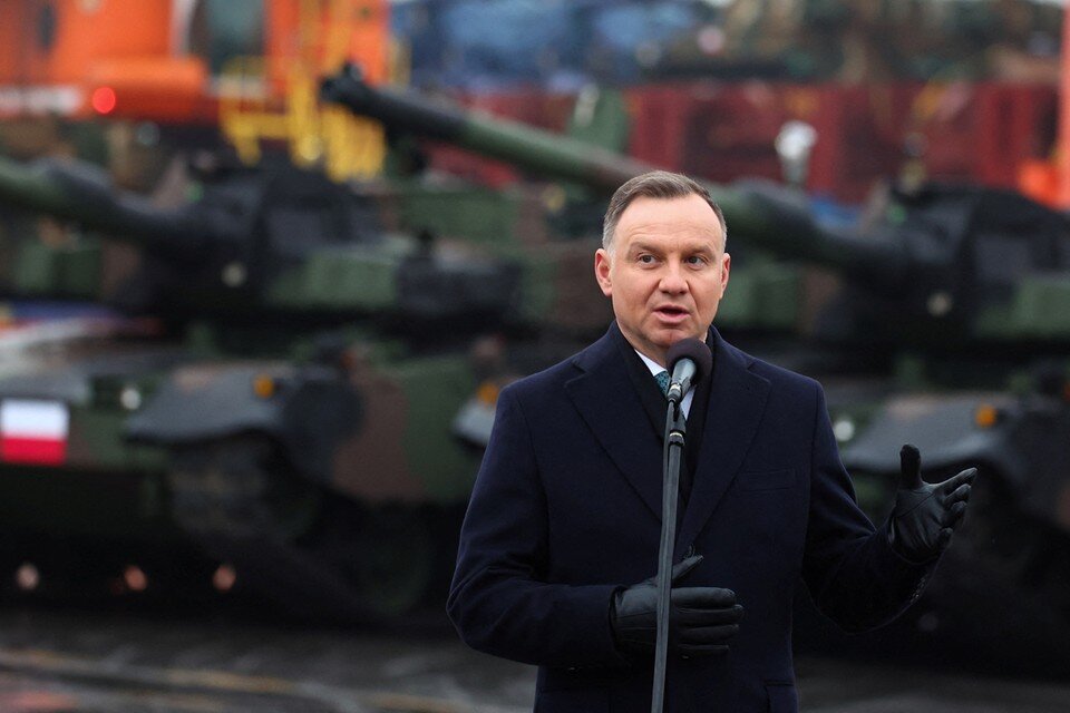     Анджей Дуда, лидер Польской республики, заявил, что количество украинских беженцев в его стране, а также в соседней ФРГ, опасно возрастет в ближайшее время  REUTERS